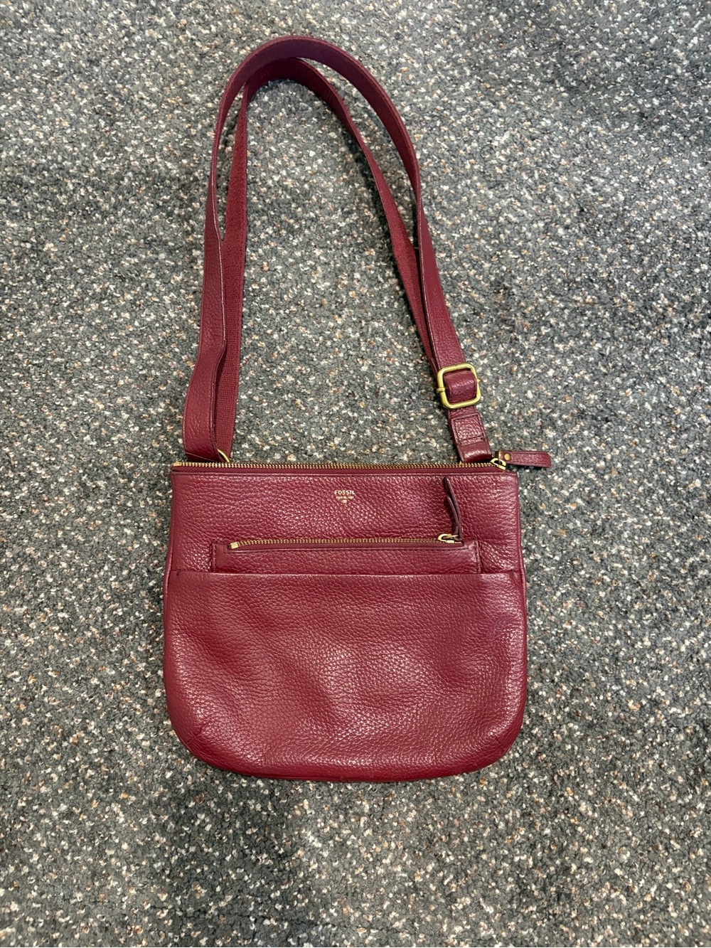 Fossil Pebbled Leather Crossbody Bag in Wine